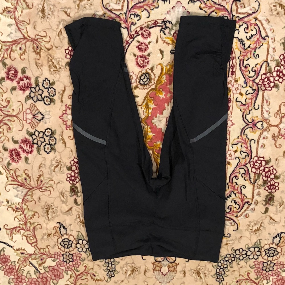 Black lululemon leggings